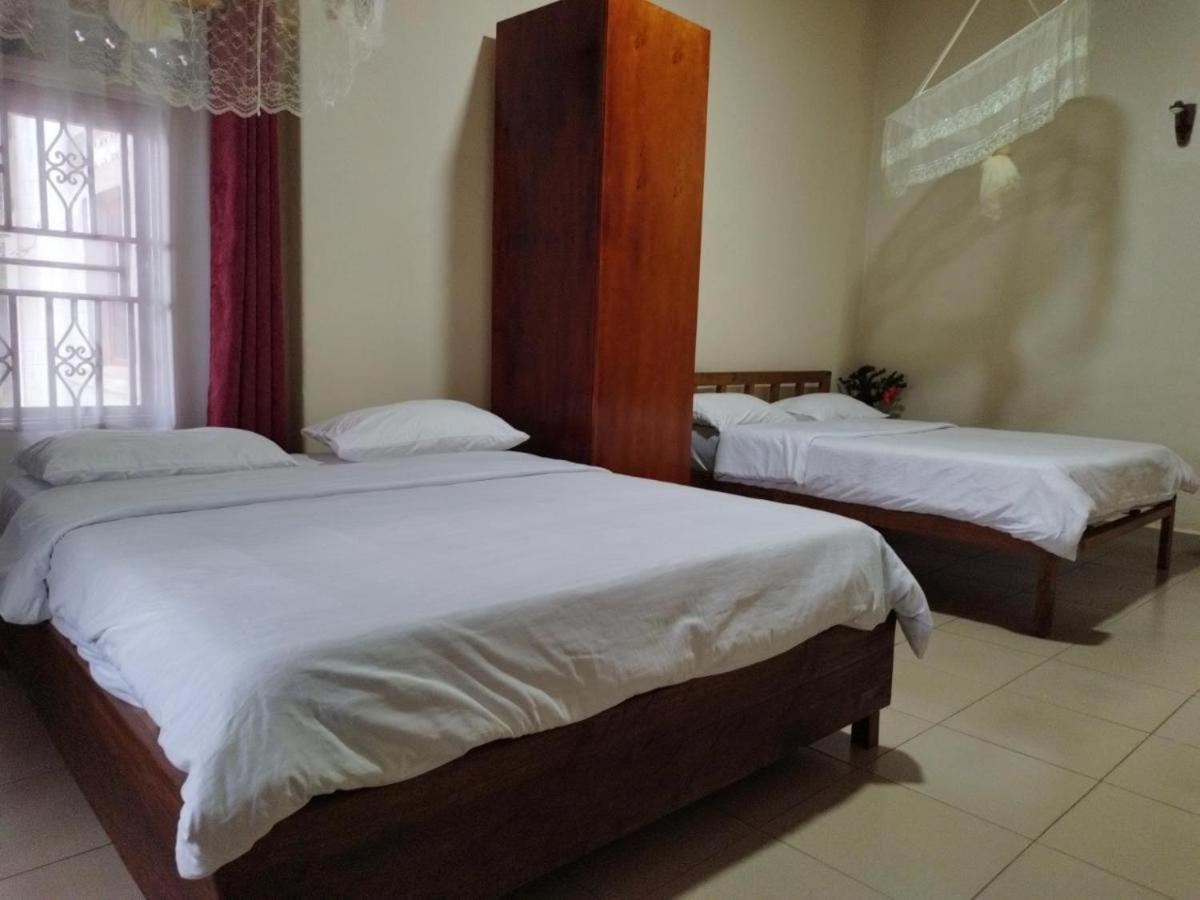 Mia Safari Lodge And Restaurant เอนเทบเบ้ ภายนอก รูปภาพ
